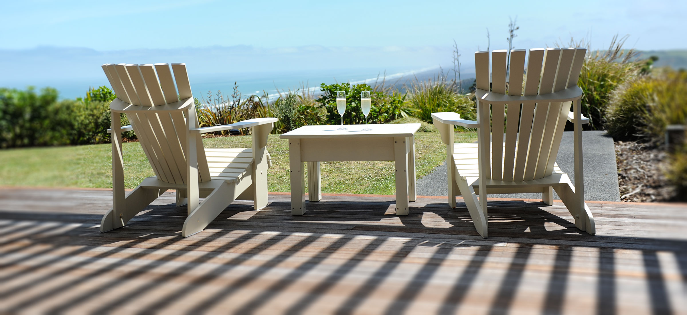 Luxury accommodation Auckland Muriwai black sand beach